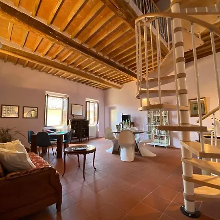 Nel Centro Storico Apartment *
